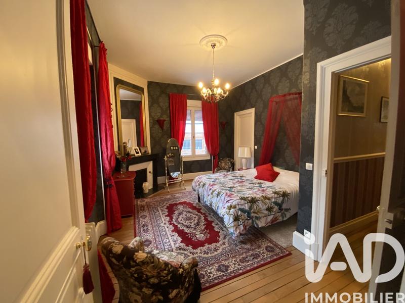 Maison - 273 m² - 7 pièces