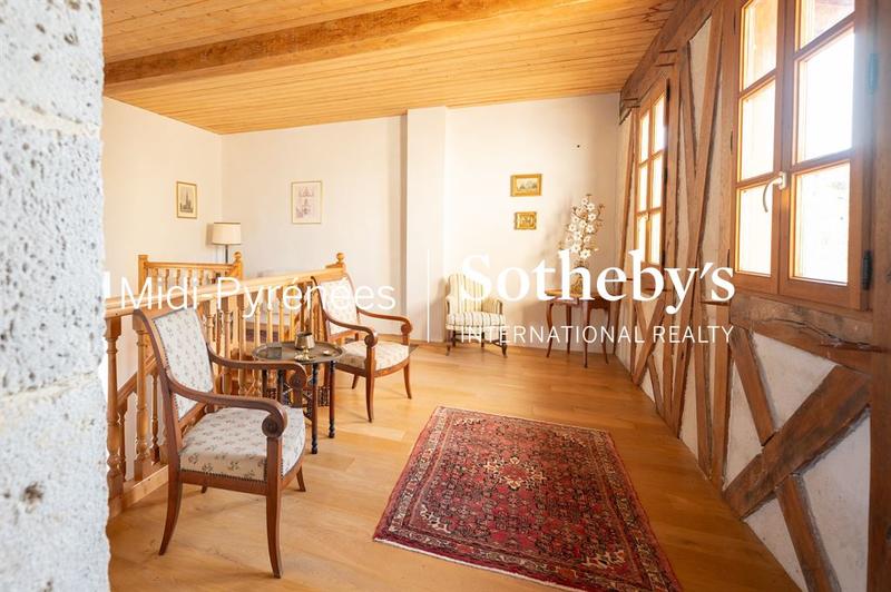 Château - 410 m² - 12 pièces