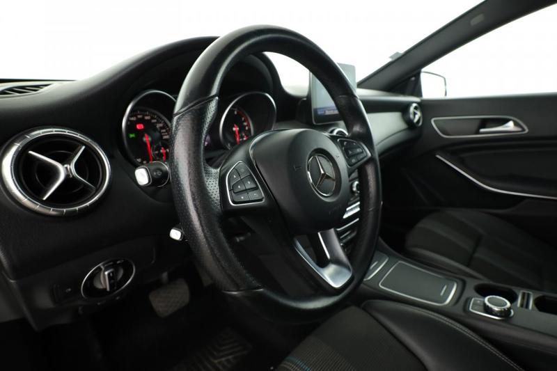 Mercedes Cla 180 Sensation 7g-Dct 122 ch