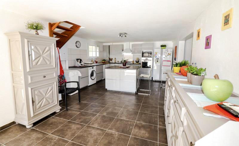 Maison - 251 m² - 11 pièces