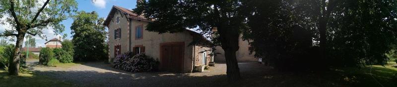 Maison - 220 m² - 5 pièces