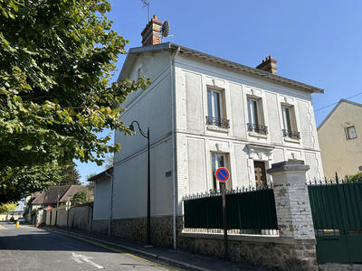 Maison - 183 m² - 9 pièces