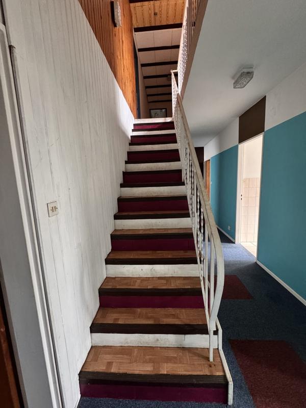 Maison - 207 m² - 9 pièces