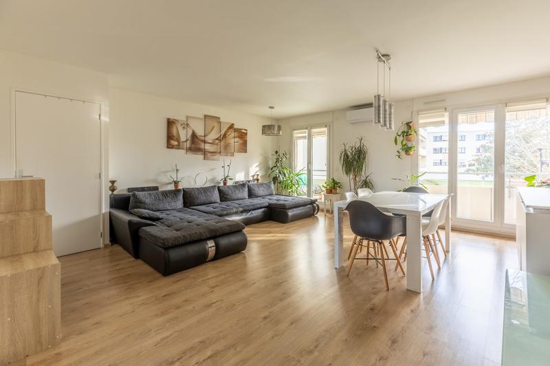 Appartement - 94 m² - 4 pièces