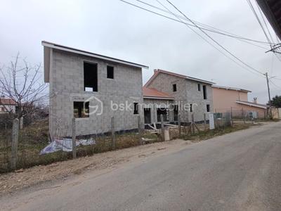 Maison - 96 m² - 5 pièces