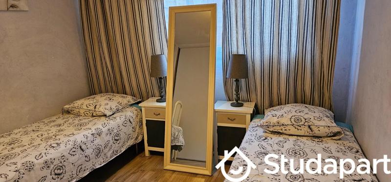 Chambre - 10 m² - 1 pièce