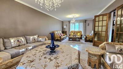 Maison - 180 m² - 8 pièces