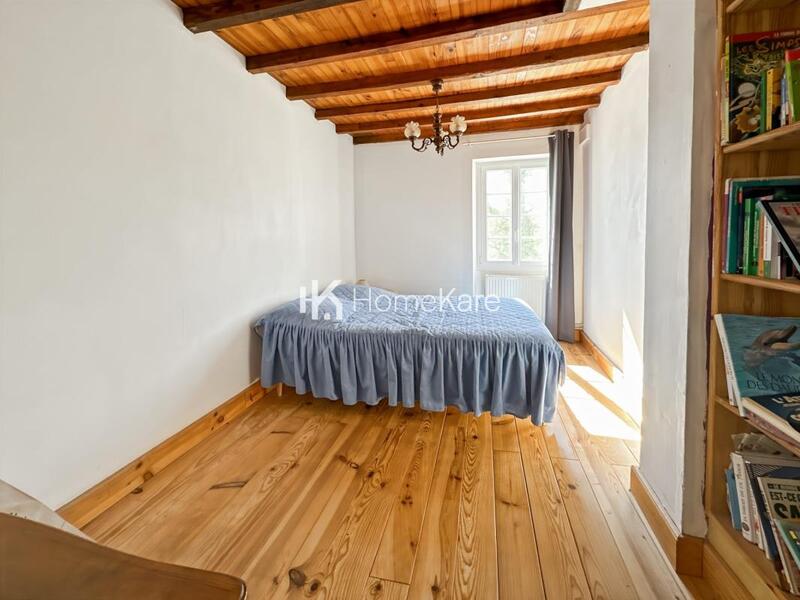 Propriété - 250 m² - 8 pièces