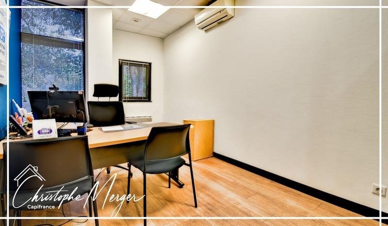 Local commercial - 158 m² - 8 pièces