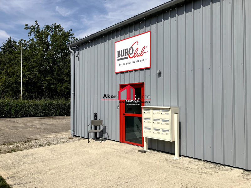 Local d'activités - 921 m² - 10 pièces