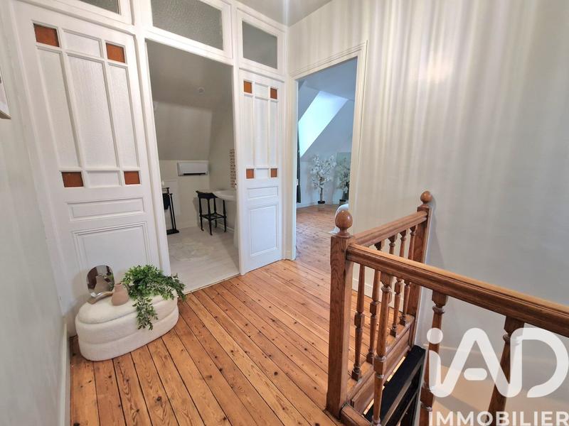 Maison - 267 m² - 10 pièces