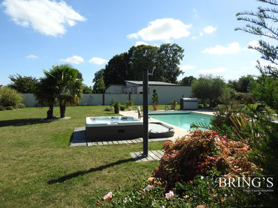 Villa - 250 m² - 8 pièces