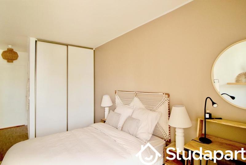 Chambre - 13 m² - 1 pièce