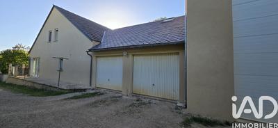 Maison - 216 m² - 8 pièces