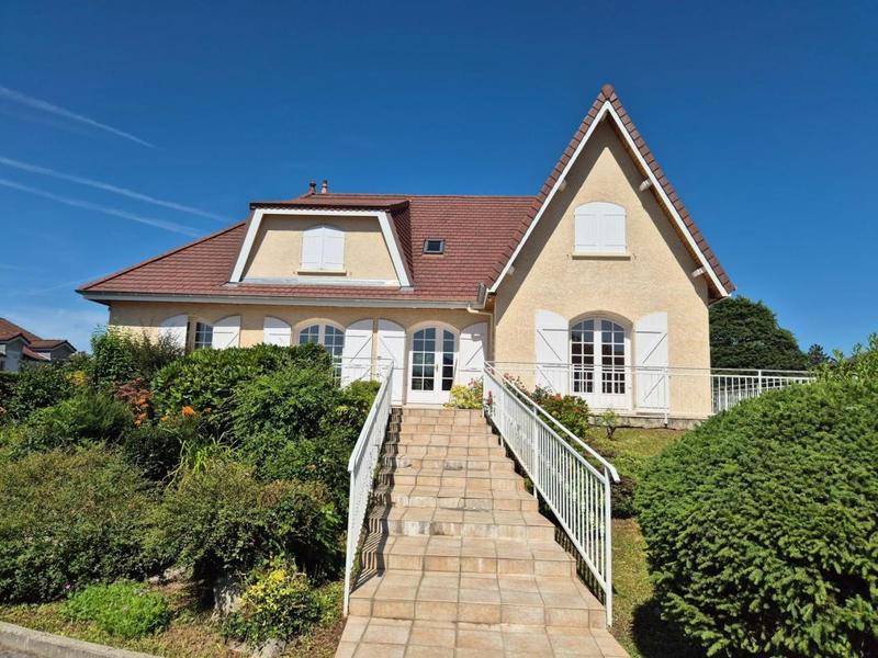 Maison - 155 m² - 6 pièces