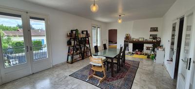 Maison - 200 m² - 8 pièces