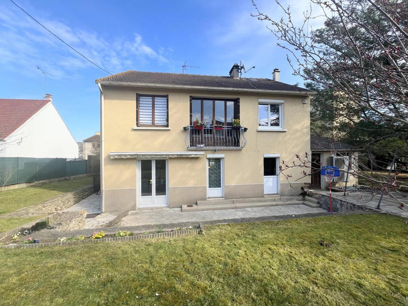 Maison - 140 m² - 8 pièces