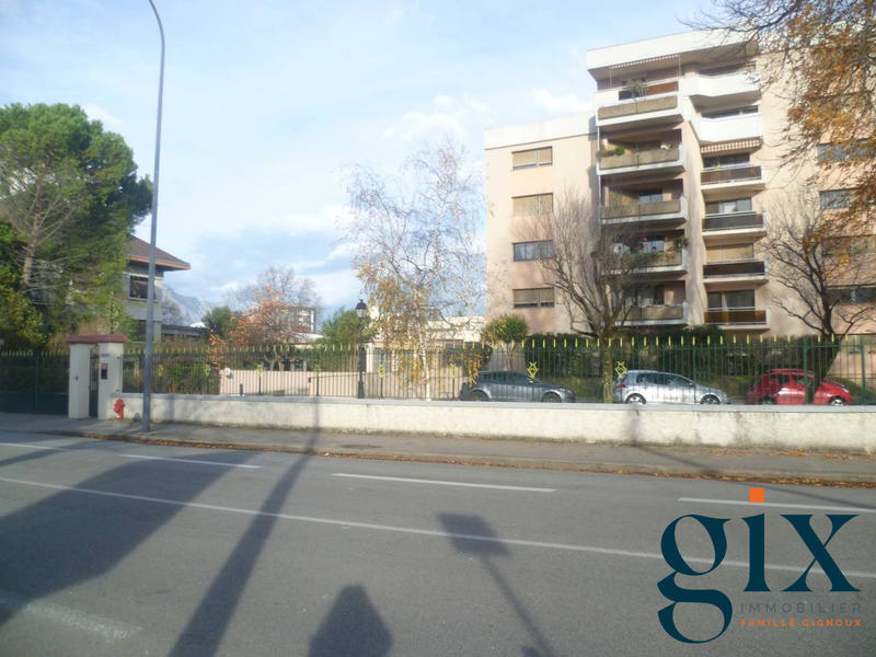 Parking / Garage - 14 m²