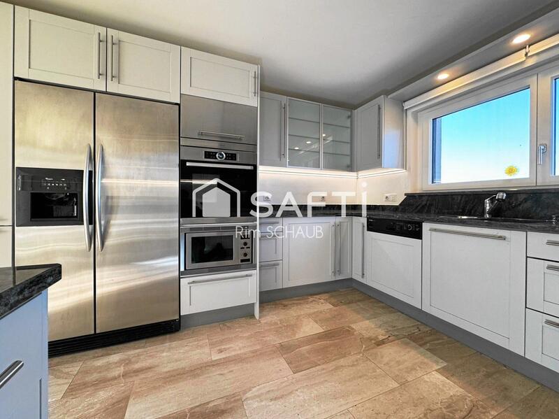 Maison - 218 m² - 6 pièces