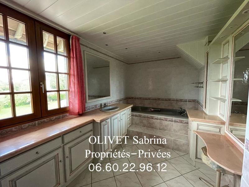 Maison - 228 m² - 8 pièces