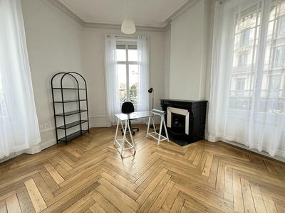 Appartement - 75 m² - 3 pièces