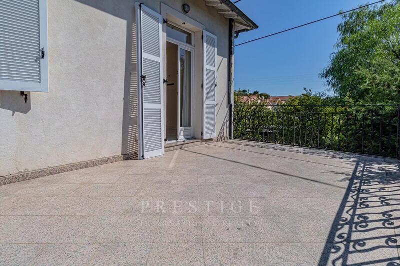 Maison - 209 m² - 9 pièces