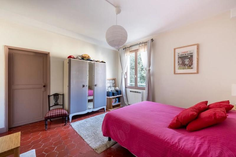 Maison - 201 m² - 6 pièces