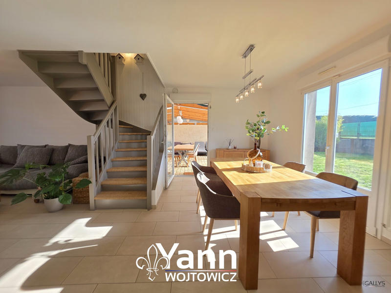 Maison - 97 m² - 5 pièces