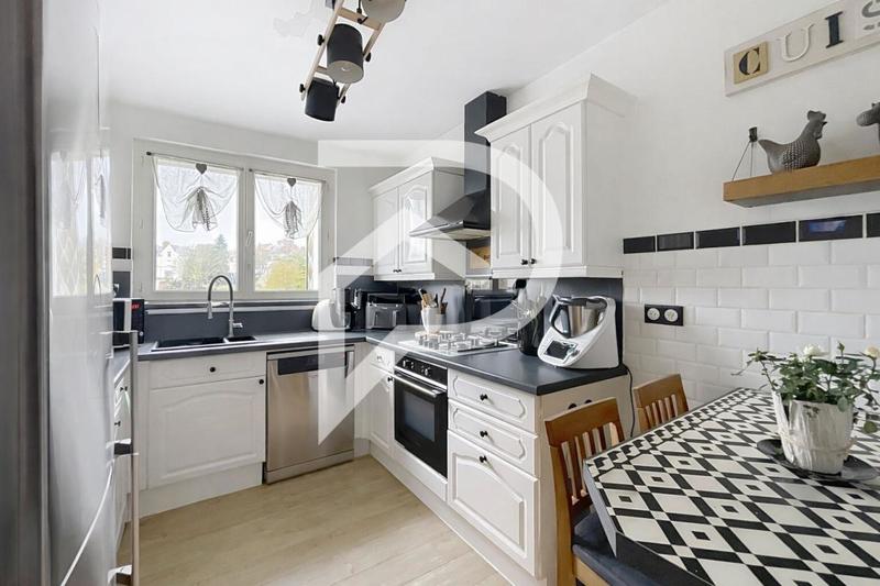 Maison - 175 m² - 5 pièces