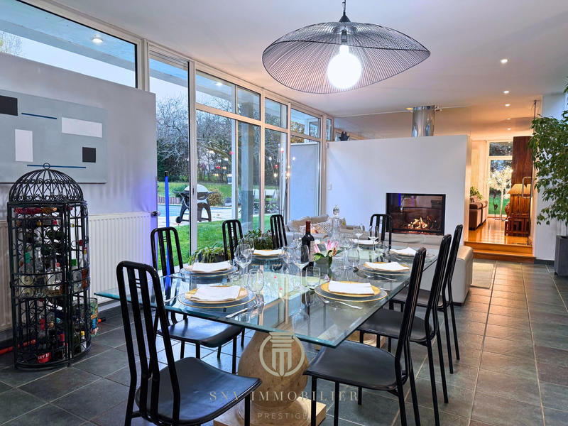 Villa - 247 m² - 7 pièces
