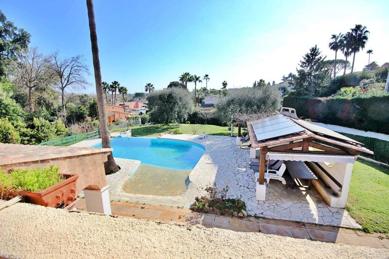 Villa - 250 m² - 7 pièces