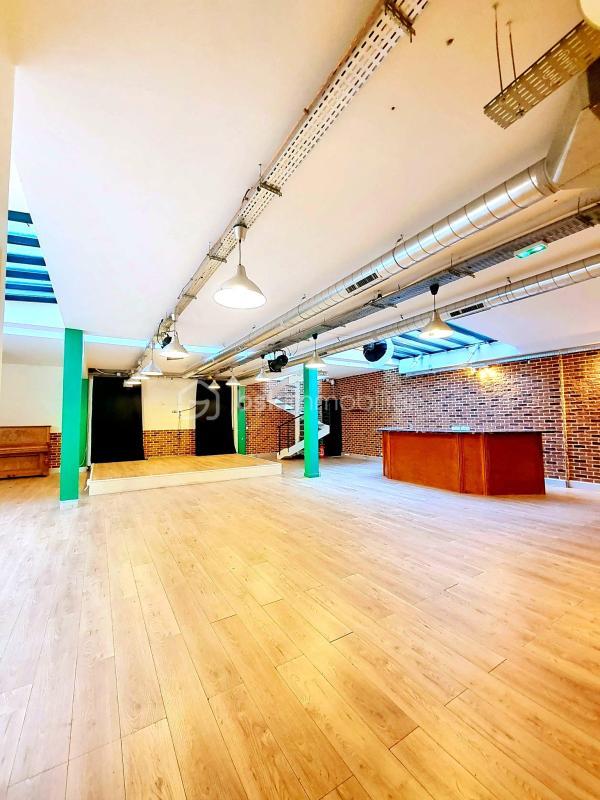 Bureau - 243 m² - 4 pièces