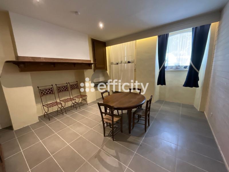 Maison - 284 m² - 10 pièces