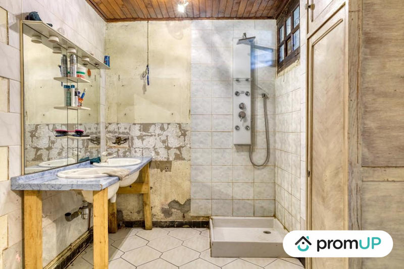 Maison traditionnelle - 110 m² - 7 pièces