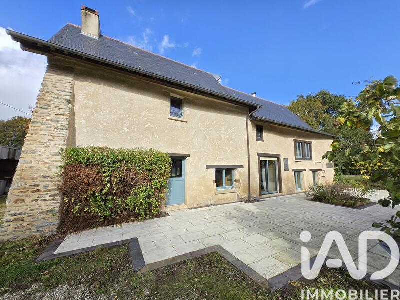 Maison - 180 m² - 8 pièces