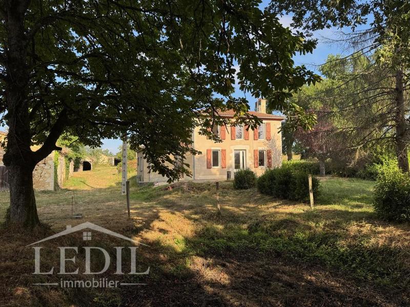 Propriété - 215 m² - 7 pièces