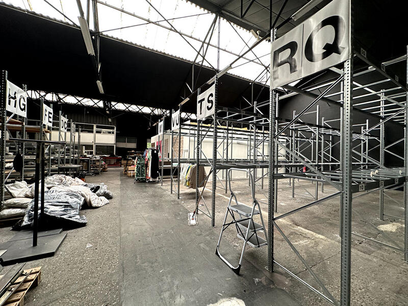 Local d'activité / Entrepôt - 1 750 m²