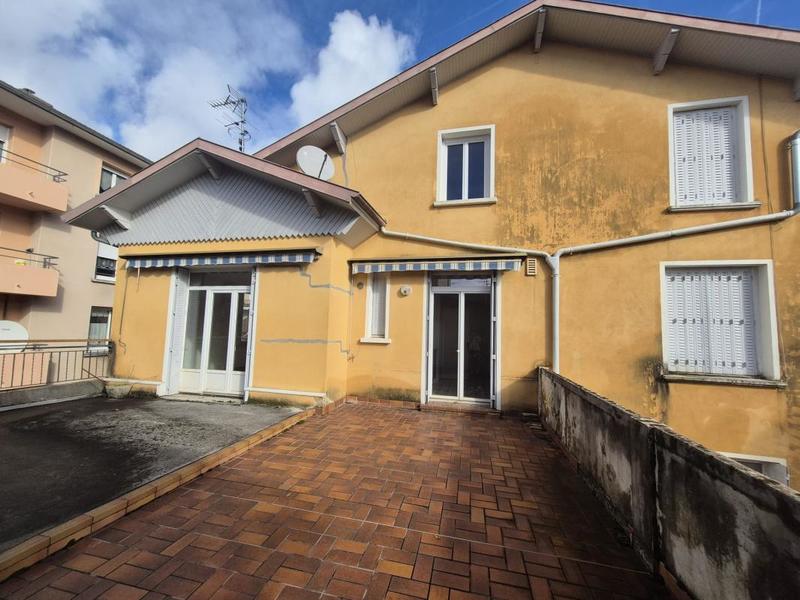 Maison - 200 m² - 7 pièces