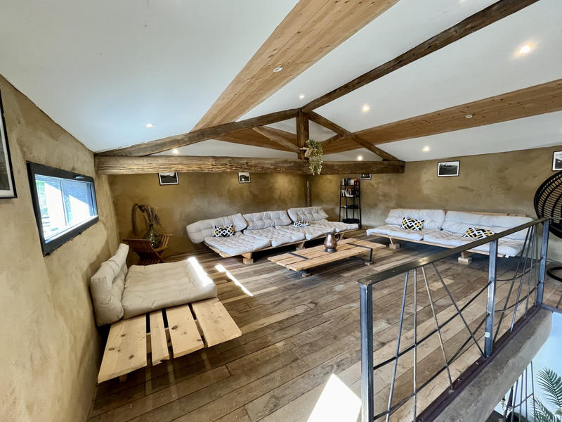 Maison contemporaine - 241 m² - 10 pièces