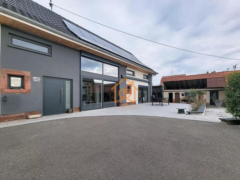 Corps de ferme - 250 m² - 10 pièces