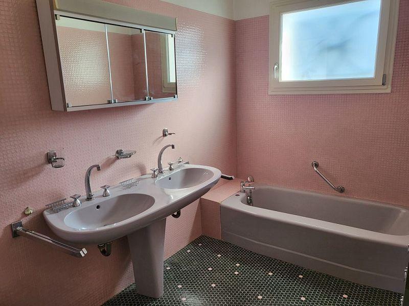 Maison traditionnelle - 255 m² - 11 pièces