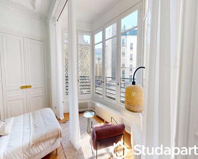 Chambre - 250 m² - 1 pièce