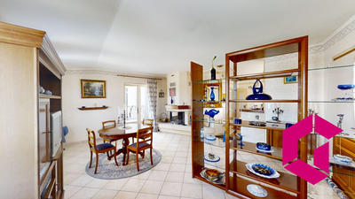 Maison - 700 m² - 12 pièces