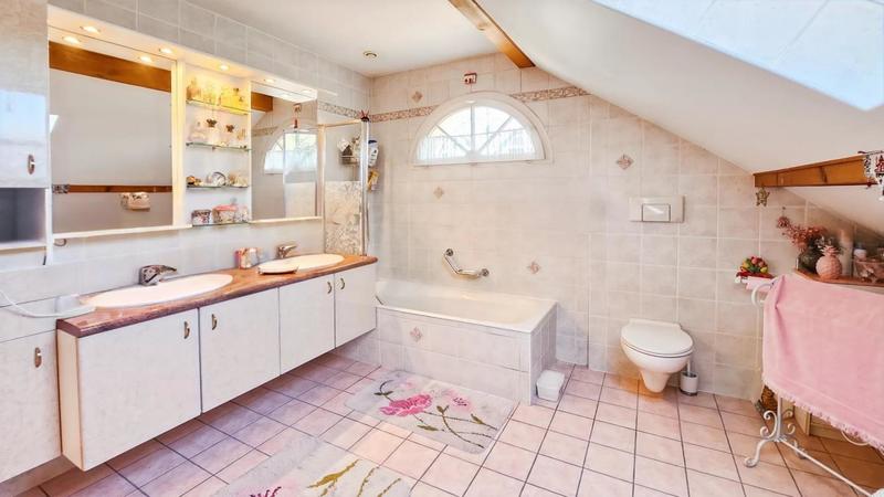 Maison d'architecte - 241 m² - 7 pièces