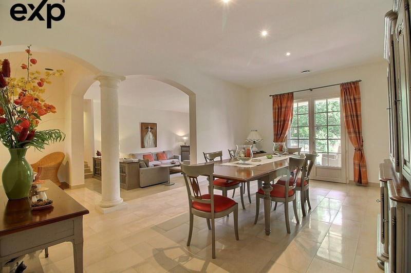 Villa - 196 m² - 7 pièces