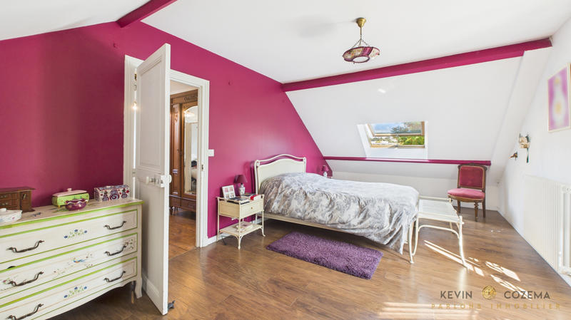 Maison - 212 m² - 10 pièces