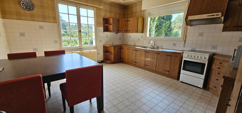 Maison - 168 m² - 8 pièces