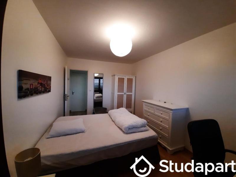 Chambre - 12 m² - 1 pièce