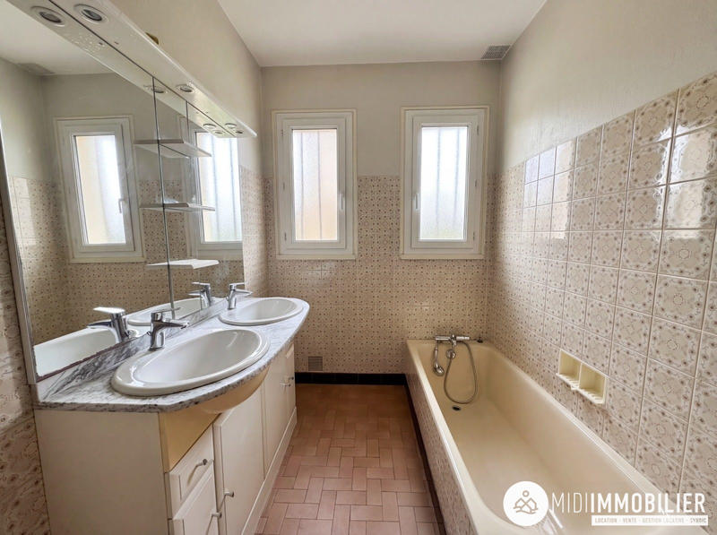 Maison traditionnelle - 95 m² - 4 pièces