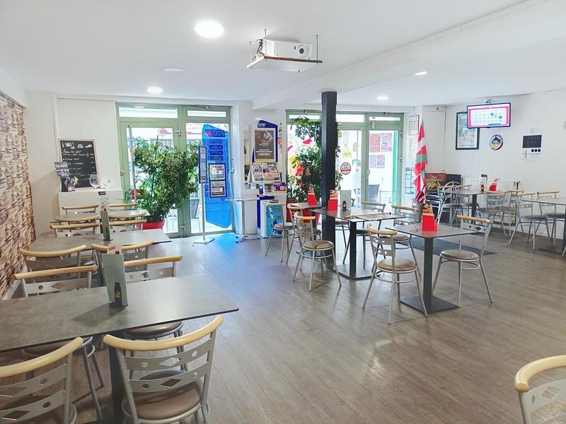 Local commercial - 262 m² - 13 pièces